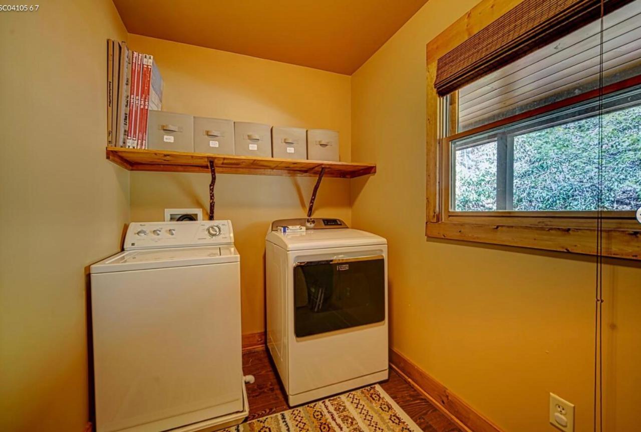 Cozy Creekfront Family Cabin-Pet Friendly -Gamerm-Hot Tub Hiawassee Exteriör bild